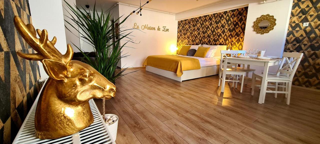 La Maison De Zoe - Airport Residences Отопени Екстериор снимка