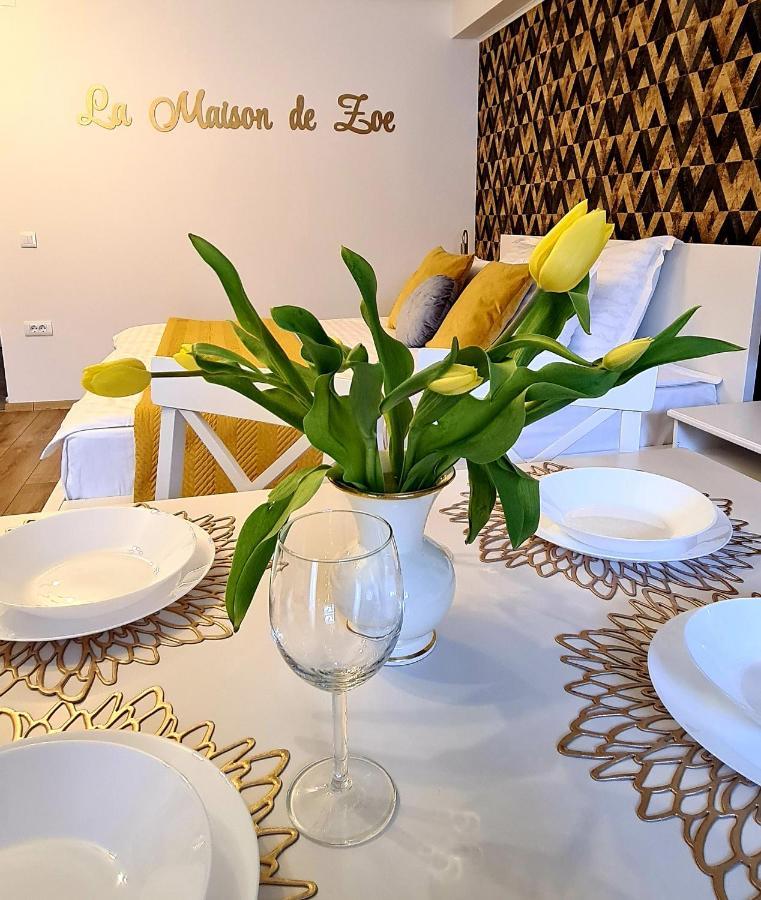 La Maison De Zoe - Airport Residences Отопени Екстериор снимка