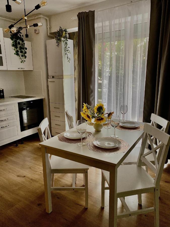 La Maison De Zoe - Airport Residences Отопени Екстериор снимка