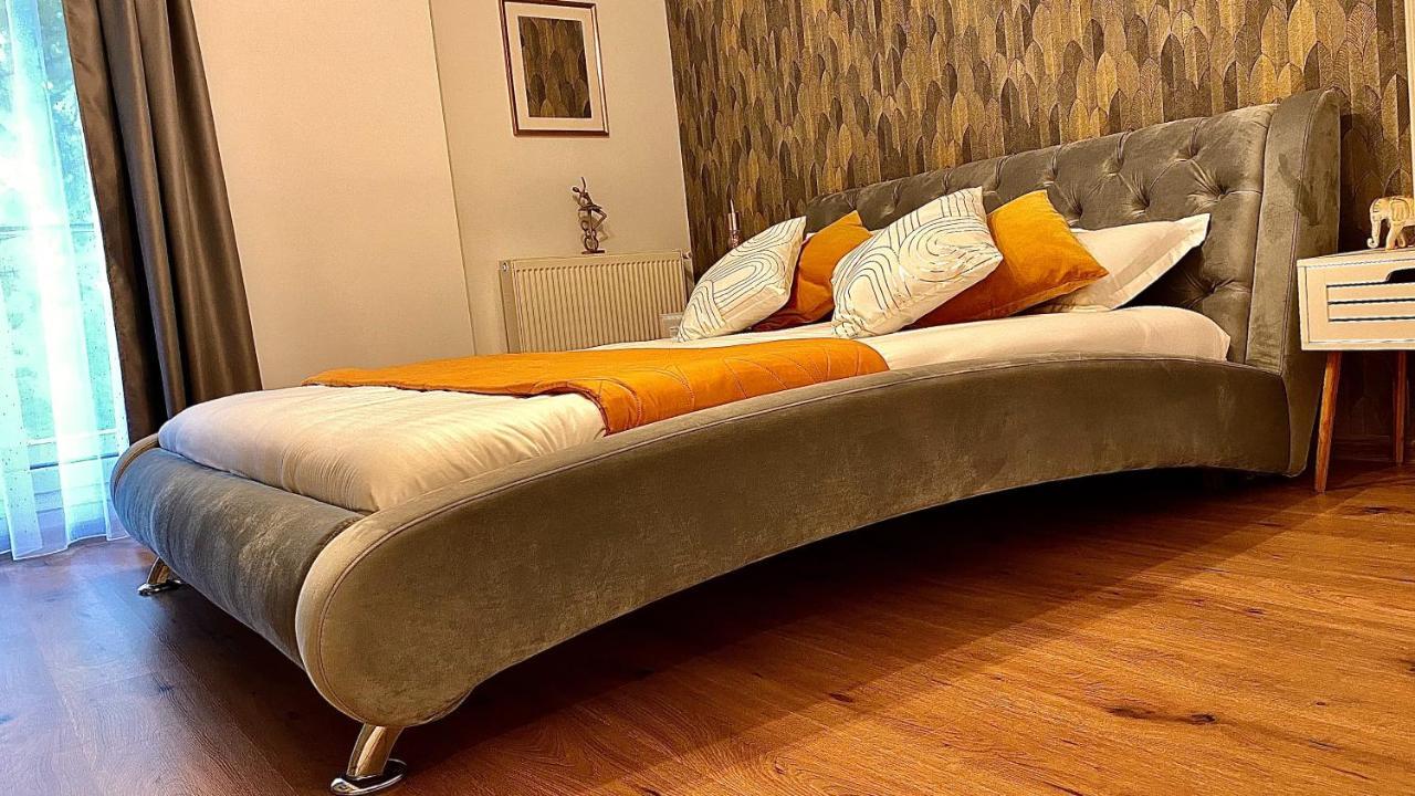 La Maison De Zoe - Airport Residences Отопени Екстериор снимка