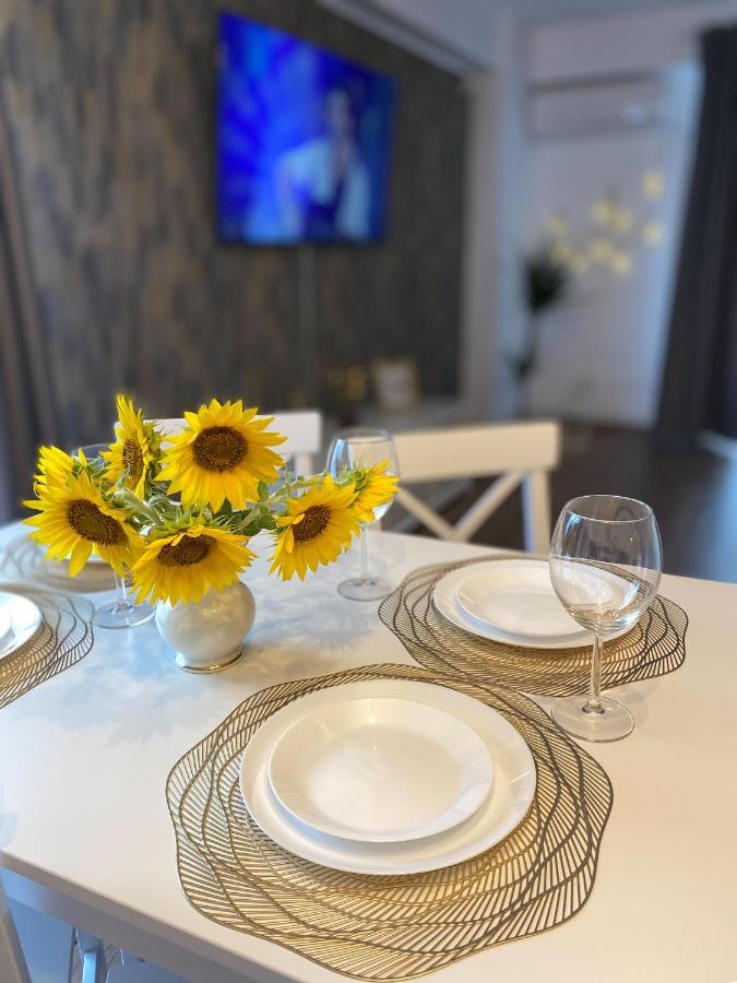 La Maison De Zoe - Airport Residences Отопени Екстериор снимка